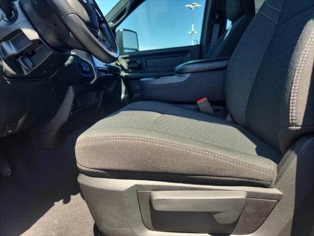 2026 Ram 3500 Tradesman Crew Cab 4x4 8 Box