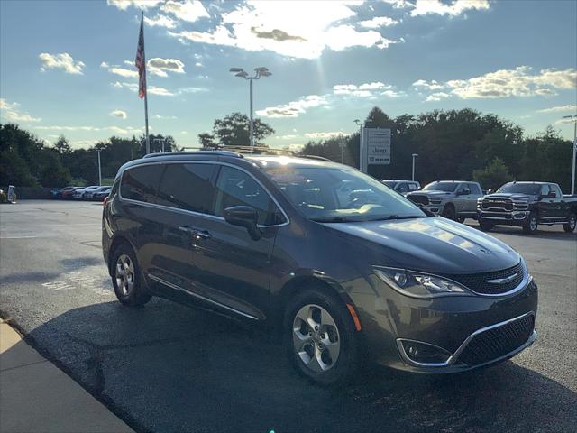 2017 Chrysler Pacifica Touring-L Plus