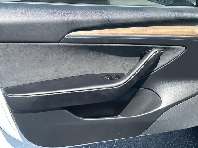 2021 Tesla Model 3 Standard Range Plus Rear-Wheel Drive
