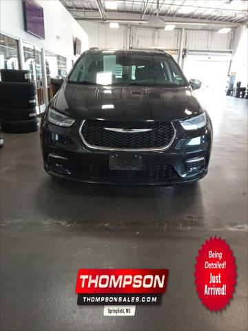 2023 Chrysler Pacifica Limited for sale in Springfield, MO