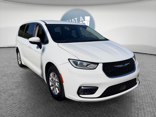 2023 Chrysler Pacifica Touring L for sale in Murrysville, PA