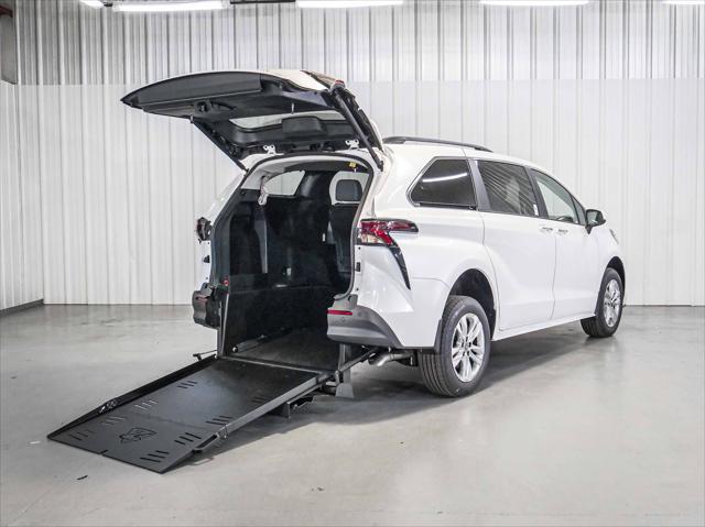 2026 Toyota Sienna XLE for sale in Battle Creek, MI