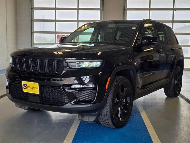 2023 Jeep Grand Cherokee Limited 4x4 for sale in Sullivan, IN