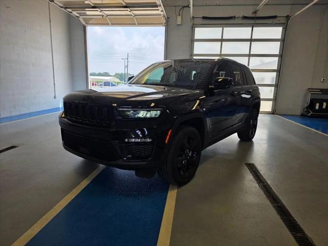 2023 Jeep Grand Cherokee Limited 4x4 for sale in Sullivan, IN