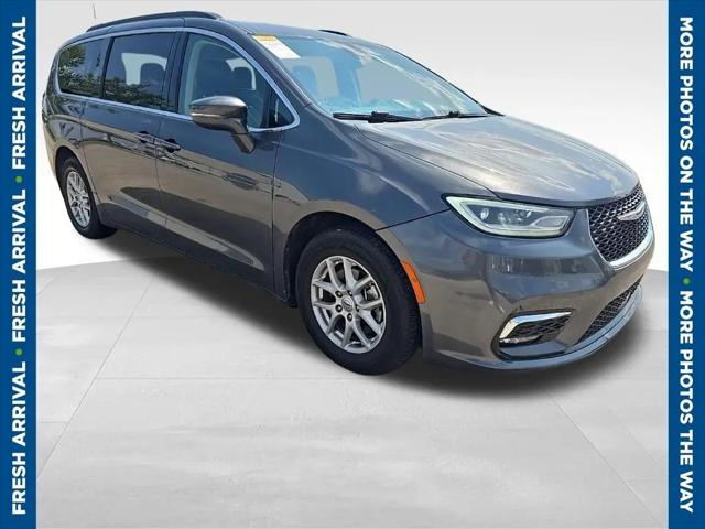 2022 Chrysler Pacifica Touring L for sale in Davenport, IA