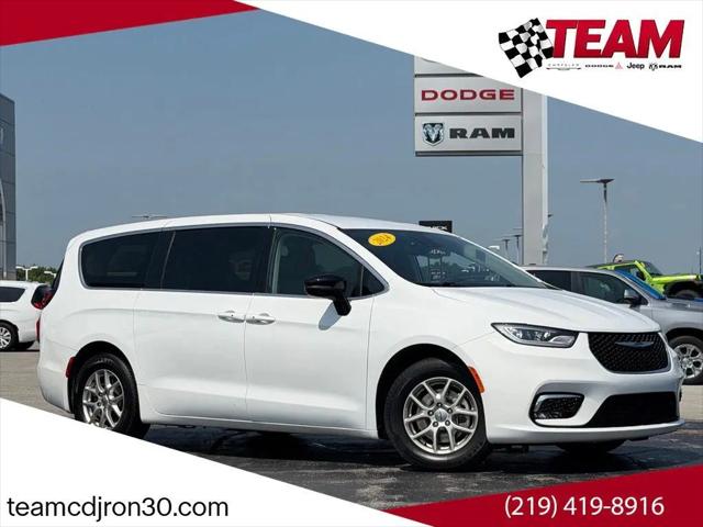 2024 Chrysler Pacifica Touring L for sale in Merrillville, IN