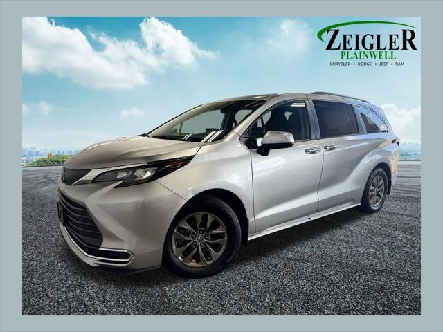 2024 Toyota Sienna XLE for sale in Plainwell, MI