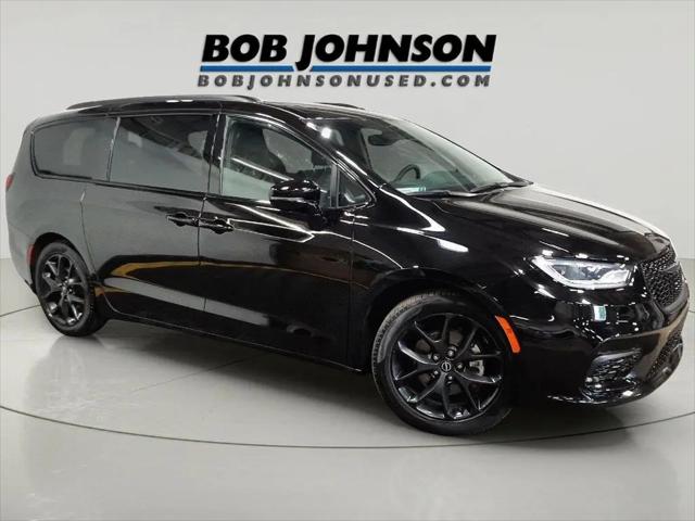 2025 Chrysler Pacifica Limited for sale in Rochester, NY