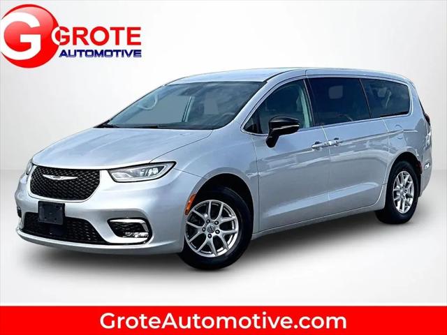 2024 Chrysler Pacifica Touring L for sale in Fort Wayne, IN