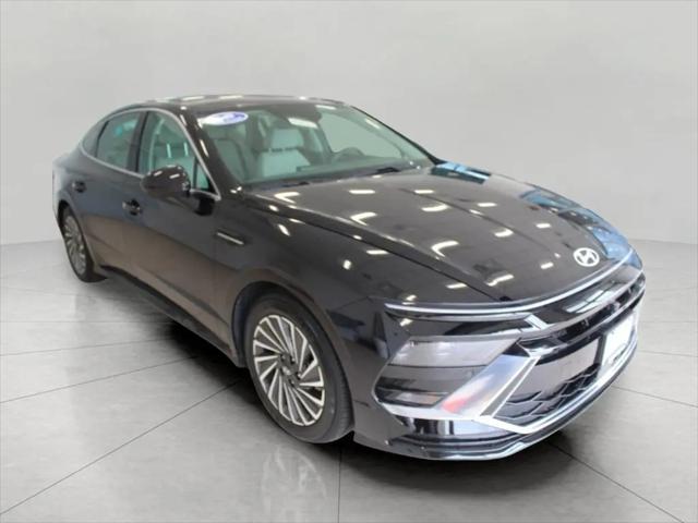 2025 Hyundai Sonata Hybrid Limited for sale in Green Bay, WI