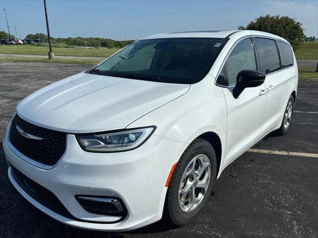 2024 Chrysler Pacifica Limited for sale in Odessa, MO