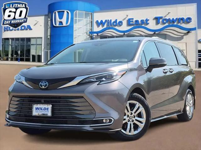 2022 Toyota Sienna Platinum for sale in Madison, WI