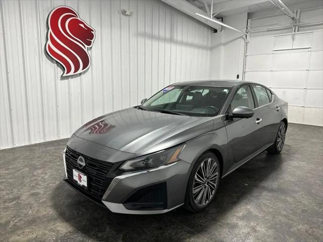 2023 Nissan Altima SL FWD for sale in Evansville, IN