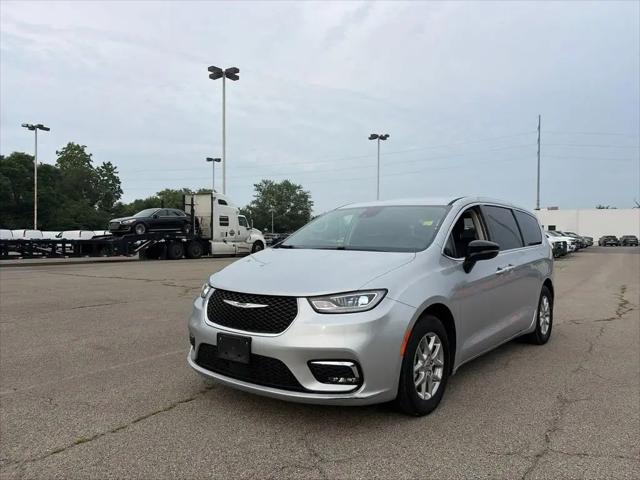 2024 Chrysler Pacifica Touring L for sale in Zelienople, PA