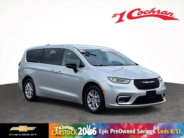 2024 Chrysler Pacifica Touring L for sale in Zelienople, PA