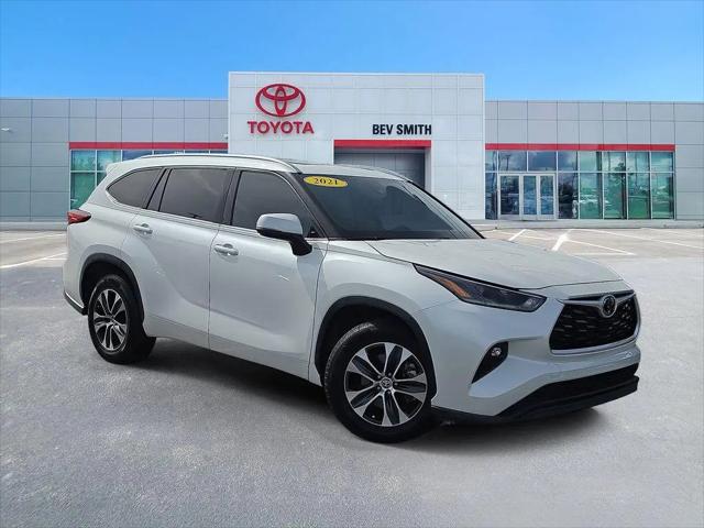 2021 Toyota Highlander XLE for sale in Fort Pierce, FL