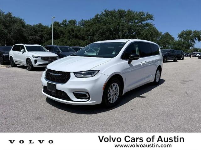 2024 Chrysler Pacifica Touring L for sale in Austin, TX