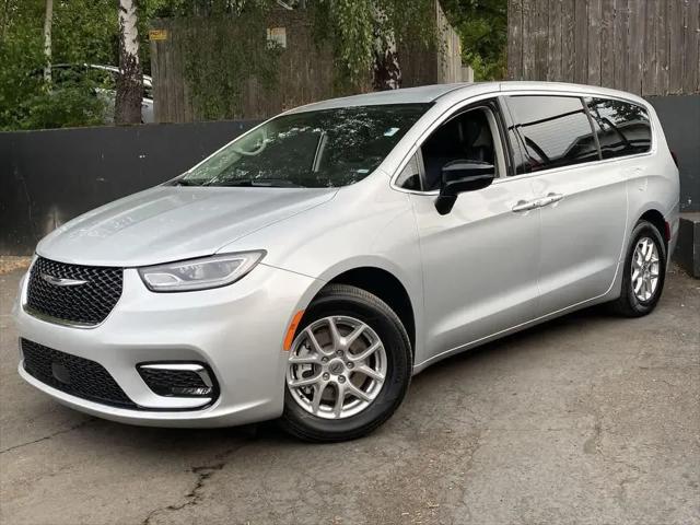 2024 Chrysler Pacifica Touring L for sale in Portland, OR