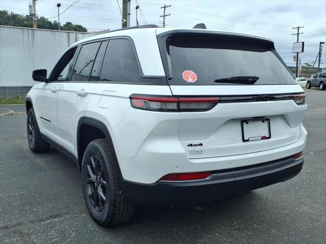 2027 Jeep Grand Cherokee GRAND CHEROKEE LAREDO ALTITUDE 4X4