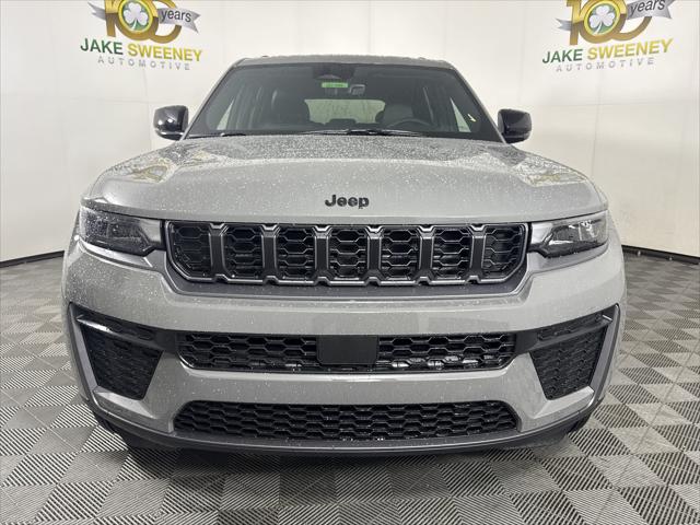 2027 Jeep Grand Cherokee Laredo Altitude