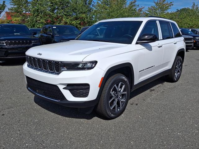 2027 Jeep Grand Cherokee GRAND CHEROKEE LAREDO X 4X4 2027 Jeep Grand Cherokee GRAND CHEROKEE LAREDO X 4X4