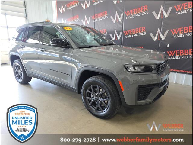 2027 Jeep Grand Cherokee GRAND CHEROKEE LAREDO ALTITUDE 4X4