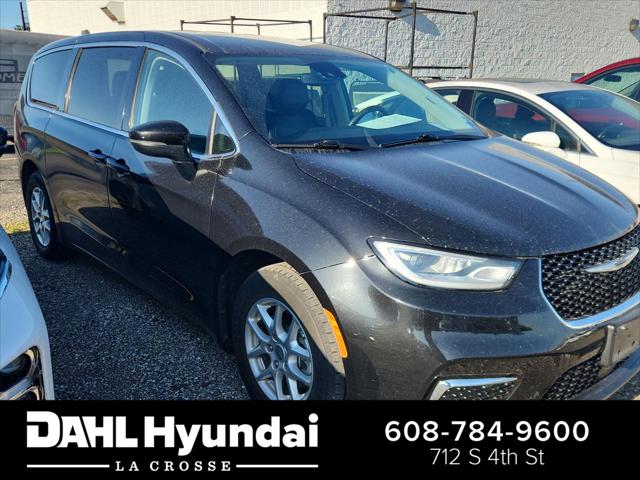 2023 Chrysler Pacifica Touring L for sale in La Crosse, WI