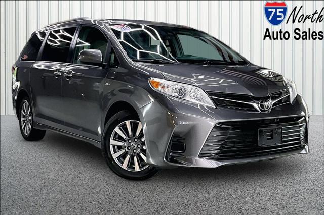 2020 Toyota Sienna LE for sale in Flint, MI