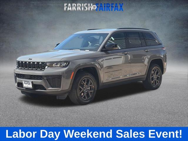 2027 Jeep Grand Cherokee Laredo Altitude