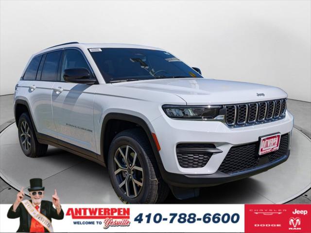 2027 Jeep Grand Cherokee GRAND CHEROKEE LAREDO X 4X4