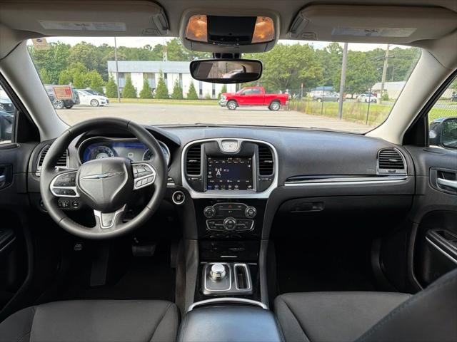 2023 Chrysler 300 Touring