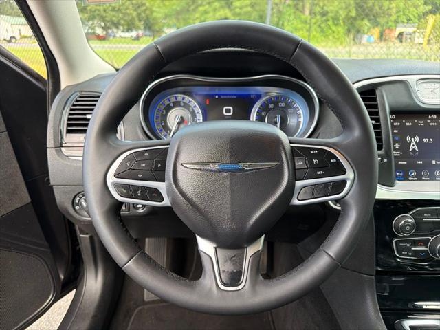 2023 Chrysler 300 Touring