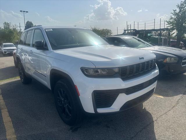 2027 Jeep Grand Cherokee Laredo Altitude for sale in Bartlesville, OK