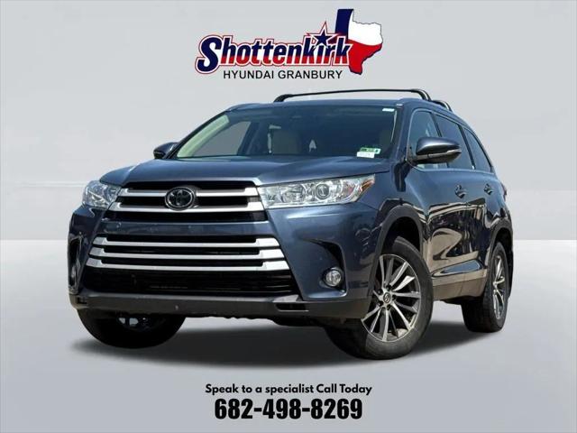 2019 Toyota Highlander XLE for sale in Granbury, TX