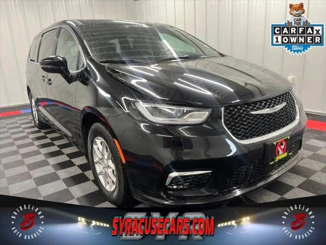 2025 Chrysler Pacifica Select for sale in Bridgeport, NY