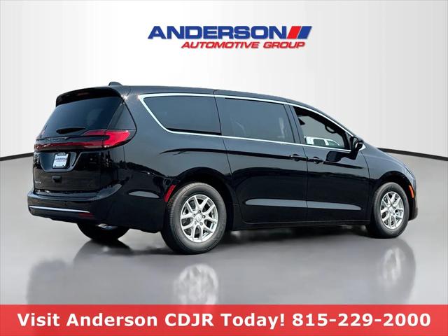 2027 Chrysler Pacifica Select