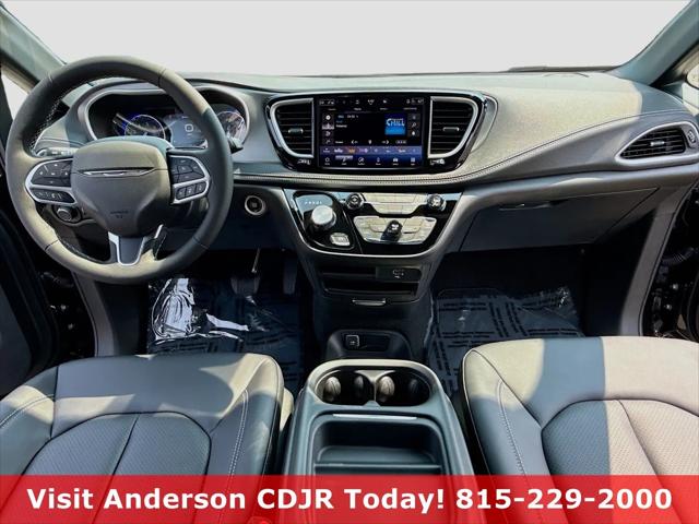 2027 Chrysler Pacifica Select