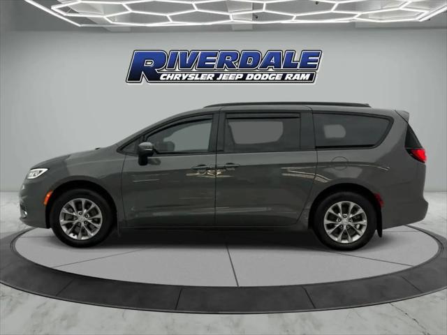 2023 Chrysler Pacifica Touring L AWD