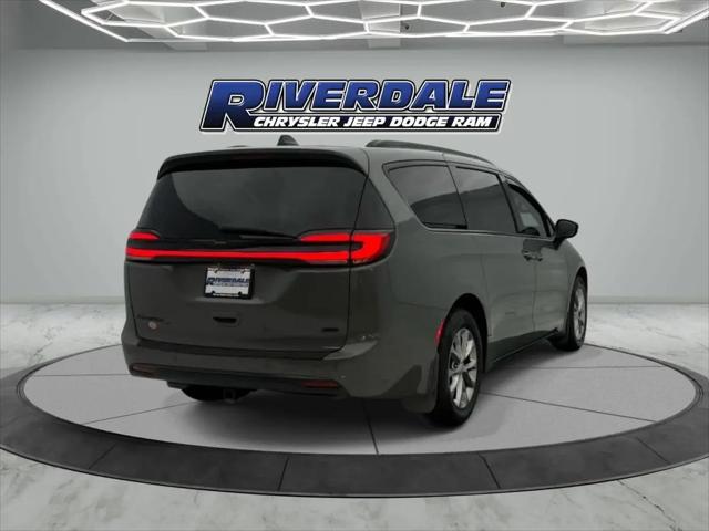 2023 Chrysler Pacifica Touring L AWD