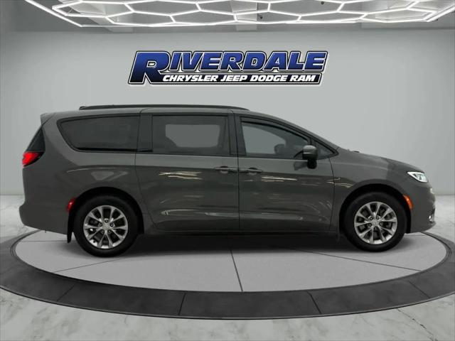 2023 Chrysler Pacifica Touring L AWD