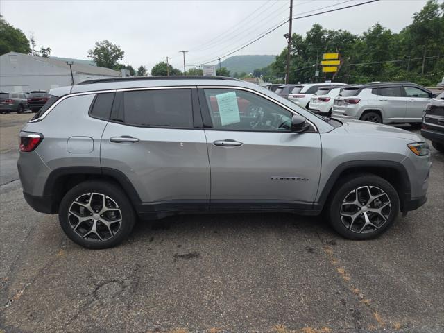 2024 Jeep Compass Latitude 4x4 2024 Jeep Compass Latitude 4x4
