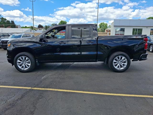 2023 Chevrolet Silverado 1500 4WD Crew Cab Short Bed Custom 2023 Chevrolet Silverado 1500 4WD Crew Cab Short Bed Custom