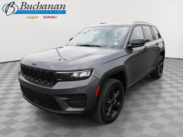 2023 Jeep Grand Cherokee Altitude 4x4 2023 Jeep Grand Cherokee Altitude 4x4