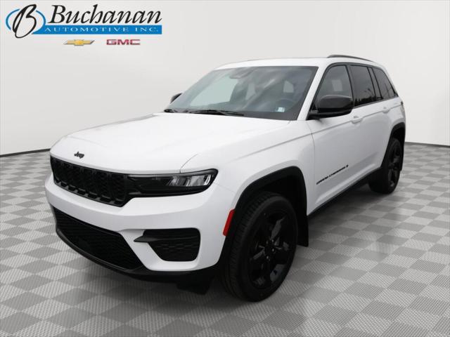 2023 Jeep Grand Cherokee Altitude 4x4 2023 Jeep Grand Cherokee Altitude 4x4