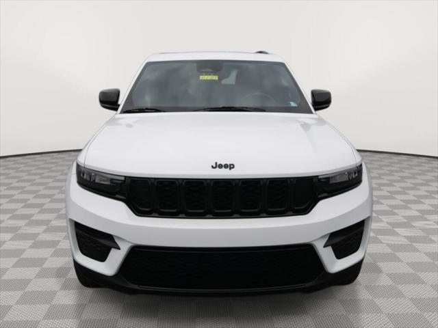 2023 Jeep Grand Cherokee Altitude 4x4 2023 Jeep Grand Cherokee Altitude 4x4