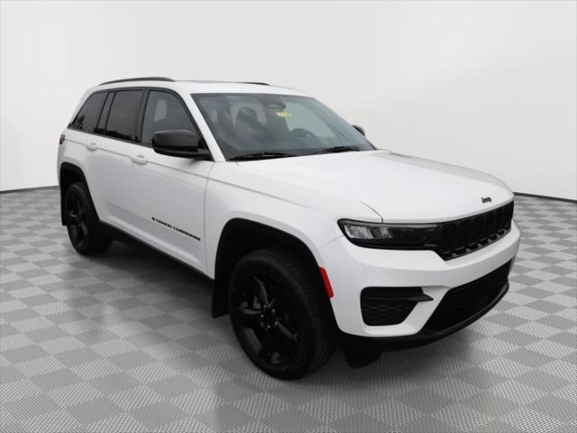 2023 Jeep Grand Cherokee Altitude 4x4 2023 Jeep Grand Cherokee Altitude 4x4
