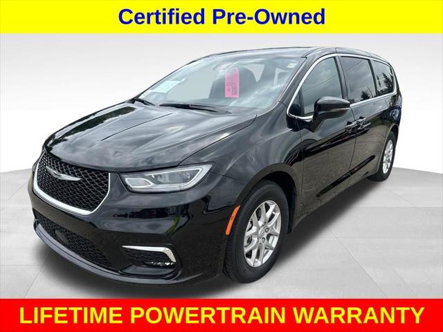 2026 Chrysler Pacifica Select for sale in Burlington, WI