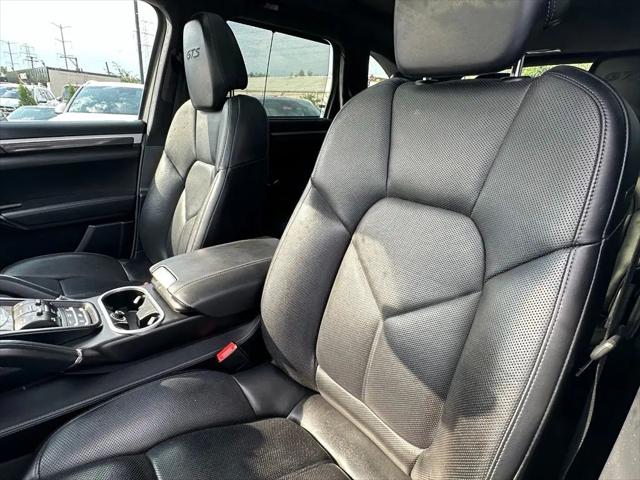 2016 Porsche Cayenne GTS
