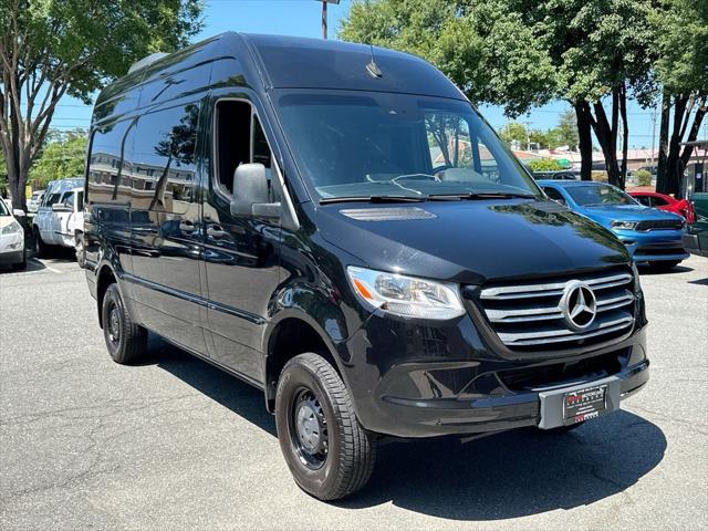 2022 Mercedes-Benz Sprinter 2500 Cargo 144 WB LUX CONVERSION PKG