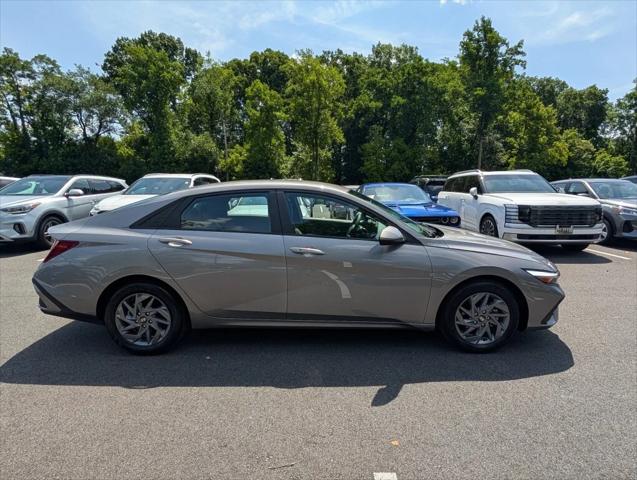 2024 Hyundai Elantra SEL 2024 Hyundai Elantra SEL